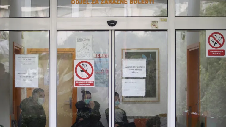 Zaraženi se &scaron;etao po bolnici ne bi li saznao &scaron;to mu se događa
