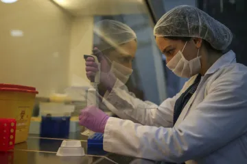 Znanstvenici analizirali podatke: Zašto muškarci od koronavirusa umiru češće nego žene?