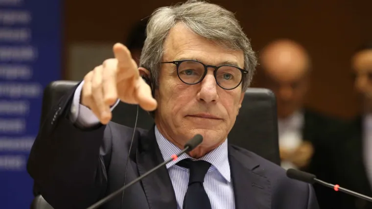 'Demokracija se ne može zaustaviti u jeku ovakve dramatične krize'