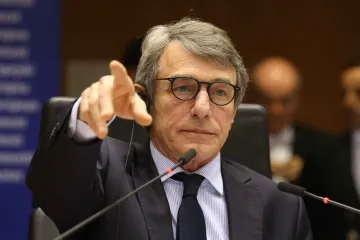 'Demokracija se ne može zaustaviti u jeku ovakve dramatične krize'