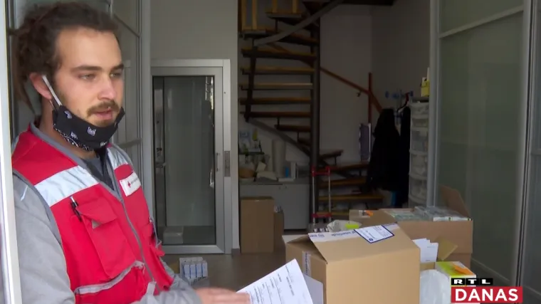 Volonteri dostavljaju potrep&scaron;tine ugroženima: 'U ovim situacijama je uvijek potrebno biti oslonac'