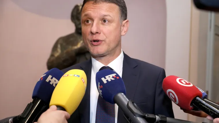 'Zasad nije potrebno uvođenje izvanrednog stanja'