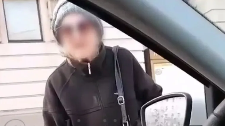 VIDEO Baku Oliveru zaustavila policija: Njeno obja&scaron;njenje za&scaron;to je vani odu&scaron;evilo je sve
