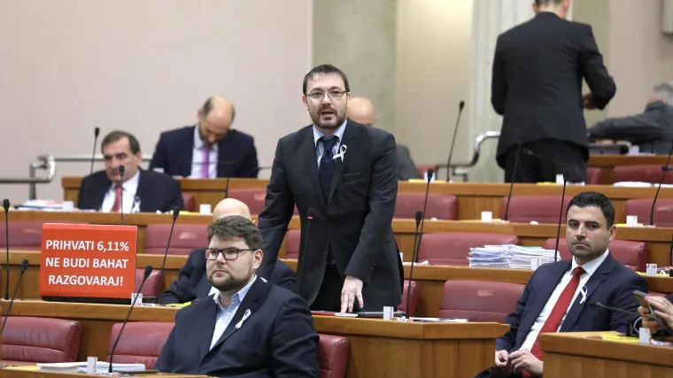 SDP traži: 'Sabor mora zasjedati svaki radni dan dan dok traje epidemija koronavirusa!'