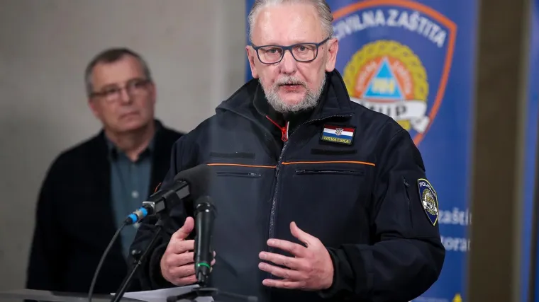 'Ne, u Hrvatskoj nije na snazi policijski sat. Nisam ja načelnik ni ravnatelj policije'