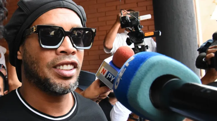 Pogledajte kako legendarni Brazilac tamo provodi vrijeme