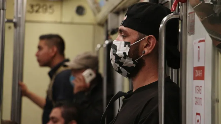 Zadnji podaci pokazuju da čak do 50% pozitivnih nema simptome; Preispituju bitnu preporuku