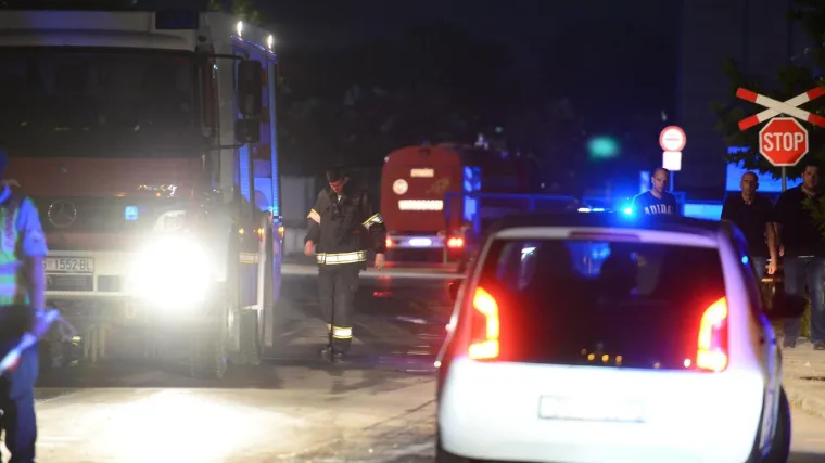 Planuli baraka i skladi&scaron;te u zagrebačkoj Dubravi: Vatrogasci brzo reagirali i ugasili požar