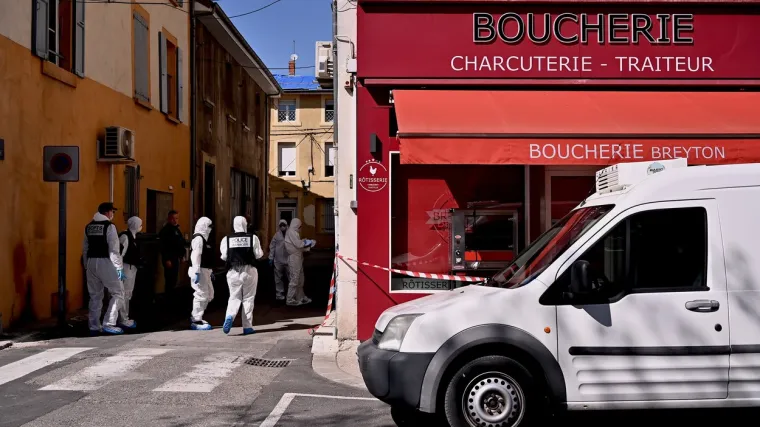 Pretresli su mu dom i na&scaron;li vjerske spise; žalio se kako mu je te&scaron;ko živjeti u zemlji kaura
