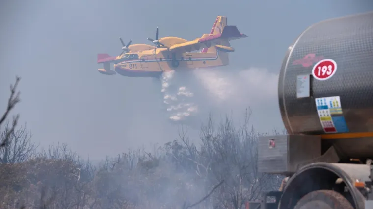 Vatrogasci dobili predivnu čestitku Korčulana: Pogledajte &scaron;to je dočekalo pilote kanadera
