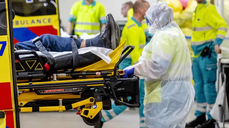 Sin zarazio roditelje koronavirusom, a nije ni znao da je bolestan; Otac umro, majka u bolnici