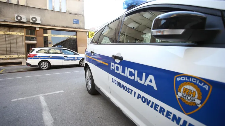 Maskirani i naoružani upali na benzinsku u Zagrebu i pobjegli s plijenom