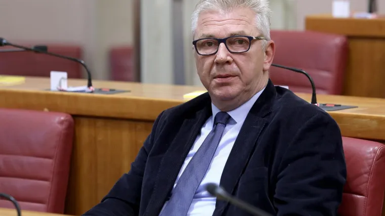 Ranko Ostojić: 'Majka mi je u tom domu. Znali ste 15 dana da su ljudi ugroženi i čekali ste'