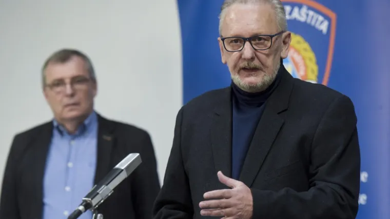 Trgovine će sljedeća tri dana raditi duže; Rekordan broj umrlih u New Yorku