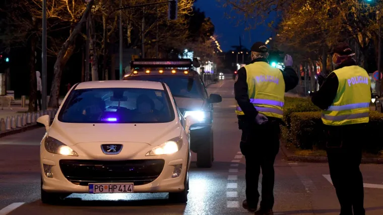 Na javnim mjestima zabranjuje se okupljanje vi&scaron;e od jedne osobe!