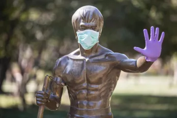 Bruce Lee u Mostaru postao simbol borbe protiv koronavirusa, kći im zahvalila: 'Dirnuta sam...'