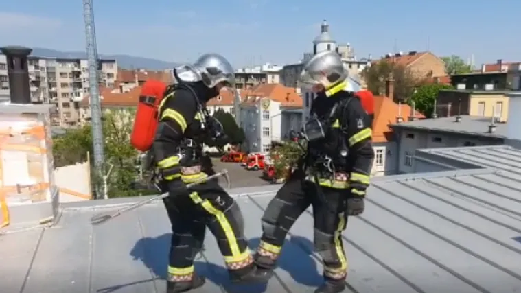 VIDEO Imamo novi hit na dru&scaron;tvenim mrežama: Nakon policajaca, zaplesali su i vatrogasci!