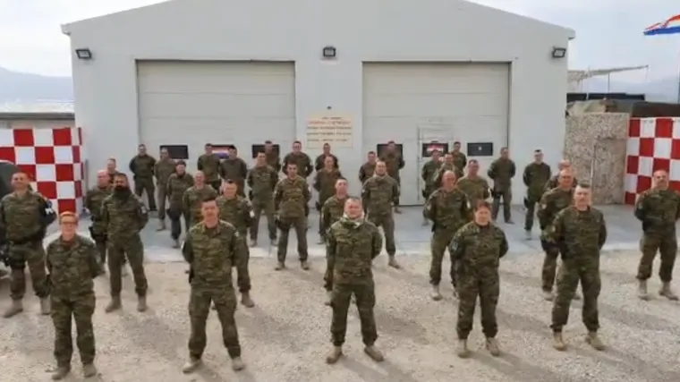 VIDEO Vojnici iz Afganistana čestitali Uskrs: 'Neka vam vjetar uvijek bude iza leđa. Ostanite doma!'