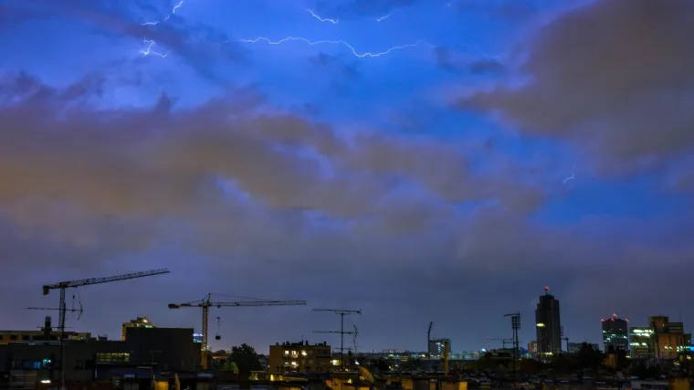 Od utorka veliki pad temperature, ki&scaron;a, grmljavina i mraz, mjestimice će biti i snijega