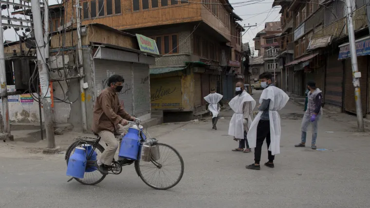 Neobična kazna: Turisti prisiljeni napisati ''ispričavam se'' 500 puta zbog kr&scaron;enja izolacije