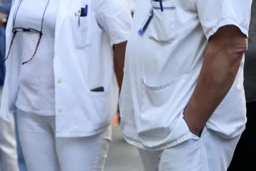 Liječnici i medicinske sestre dobili drastično smanjenu plaću, neki i do 4000 kn; Oglasio se Beroš