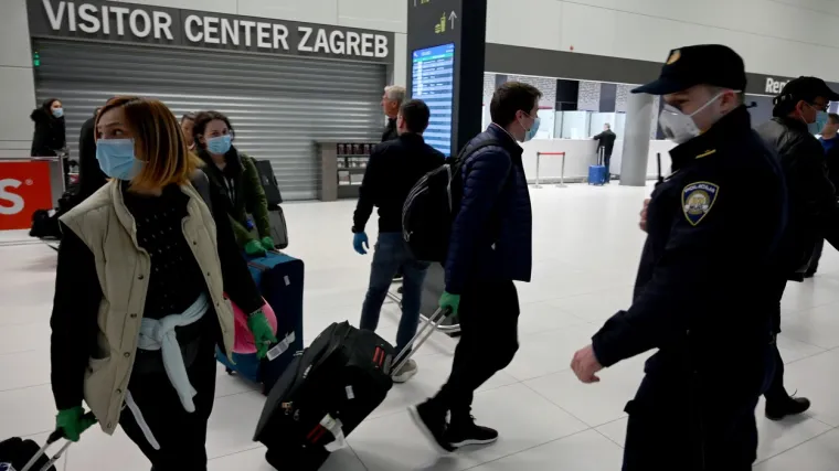 Socijalno distanciranje sve do 2022. godine?!