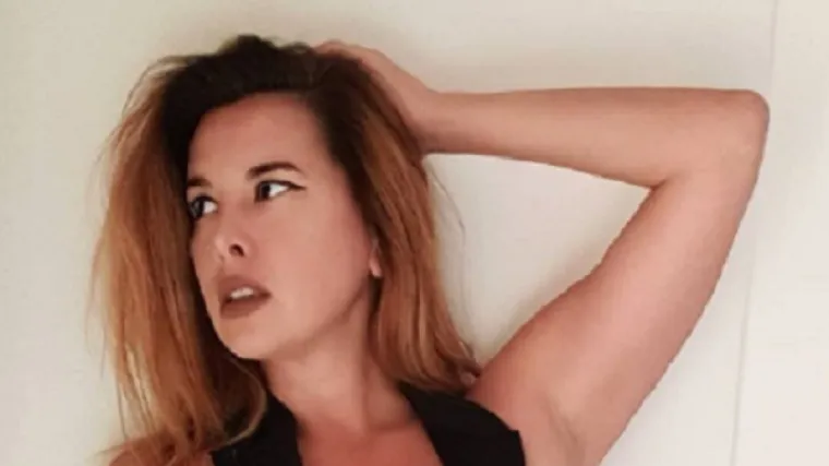 US OPET PROVOCIRA: U tijesnoj haljini jedva zauzdala bujne grudi: 'Samo sam provjerila stanem li jo&scaron; uvijek u nju...'