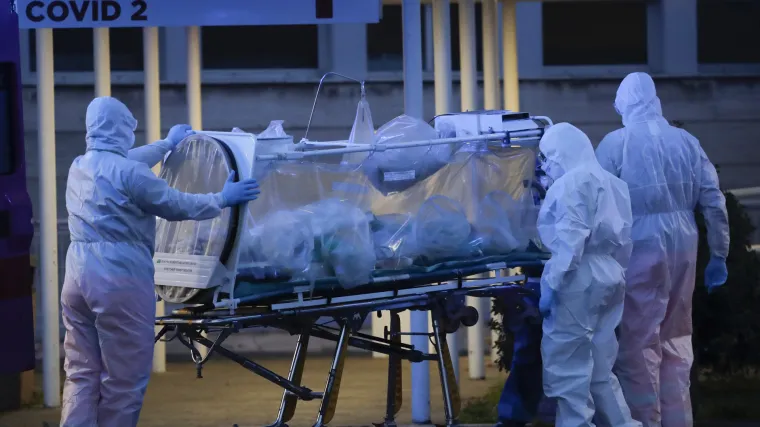 Za&scaron;to su neki ljudi ponovno pozitivni na virus? Stručnjaci kažu da vjerojatno nisu opet zaraženi