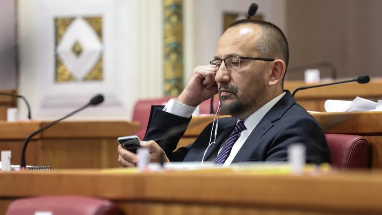 'Gospodarska kriza opasnija je od zdravstvene'