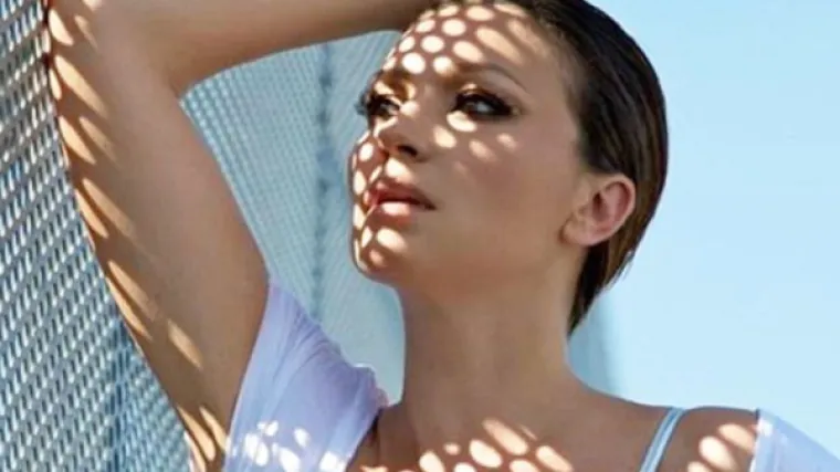 Nina Badrić zaludjela fanove ubojitim dekolteom: 'Fatalna žena'