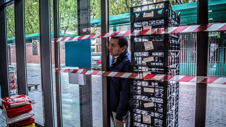 Dok jedni popu&scaron;taju striktne mjere, drugi produžuju karantene