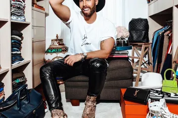 'Ovaj plavokosi dječak koji strastveno grli (guši) svog prijatelja iz djetinjstva sam ja'