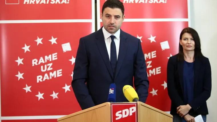 SDP: 'Za ovu školsku godinu treba ukinuti državnu maturu'