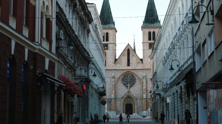 'Tražimo da nam se omogući samoizolacija, zaključali su nas kao kriminalce'