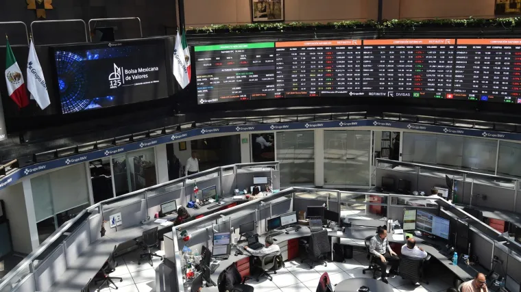 U Americi cijena barela pala ispod 0 dolara!