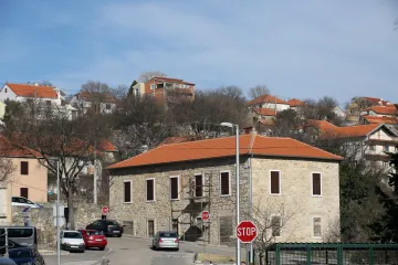 Oboljela je osoba iz Drniša, bliski kontakt prethodno zaraženog