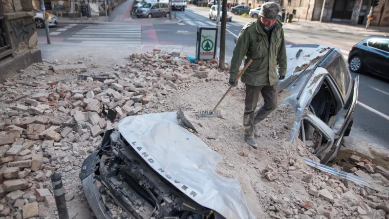 'Slu&scaron;amo o Adventu, rekordnoj zaradi, imamo najvi&scaron;i prirez i sad Bandić kaže da nema novca. Gdje je?'