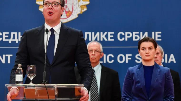 Zbog koronavirusa Vučič uvodi policijski sat od petka do ponedjeljka