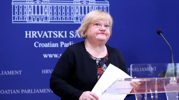 'Elektronskom sjednicom želite u&scaron;utkati oporbu. Čudi me to jer će vjerska okupljanja biti dozvoljena...'