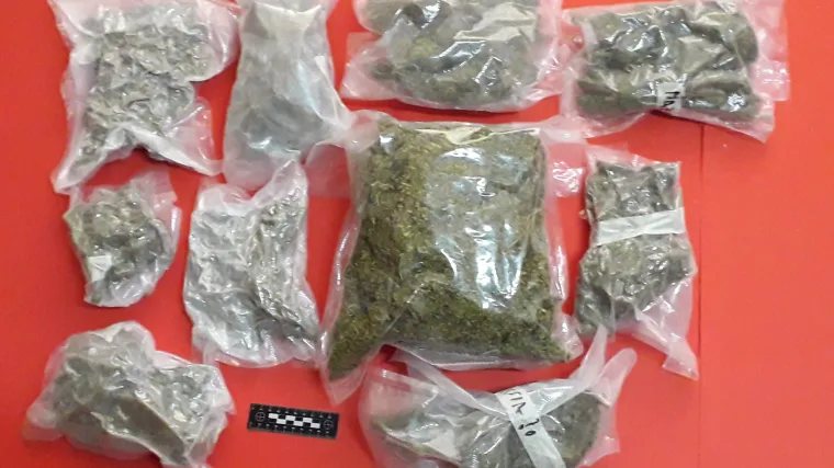 Odbio pokazati dokumente, bježao i napao policajca pa mu prona&scaron;li drogu