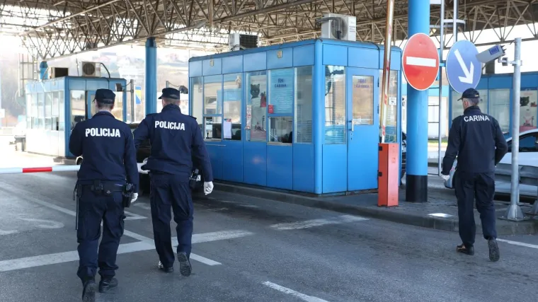 Na ljetovanje ćemo ići s Covid-19 putovnicom?