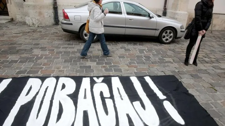 'Pobačaj je zbog pandemije jo&scaron; nedostupniji i skuplji, u bolnicama i do 3000 kuna'