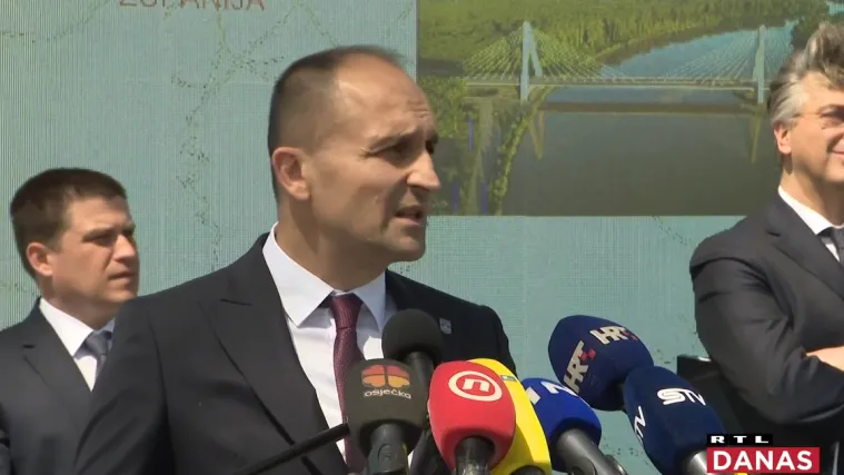 Napokon će se graditi ceste za most koji ne vodi nikamo: Materijal za njih izvući će - ispod mosta