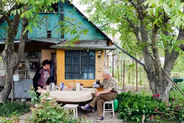 Rusi se sklanjaju u svoje skromne kućice na selu