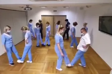 Medicinari iz Crikvenice prihvatili TikTok izazov pa rasturili plesom