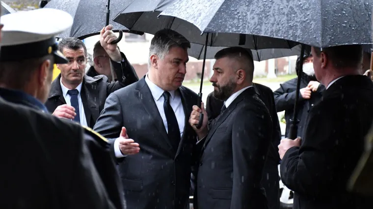 Milanović se oglasio o incidentu: 'Premijera i predsjednika Sabora razumijem, oni moraju'