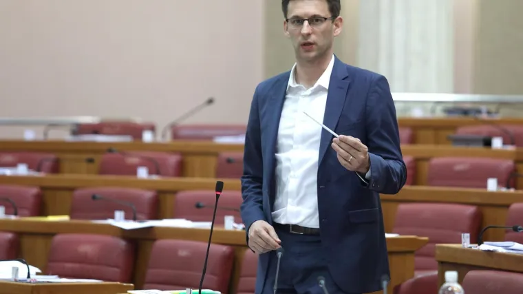 Petrov: 'Zakonom omogućiti neradnu nedjelju, radnici nisu adekvatno plaćeni'