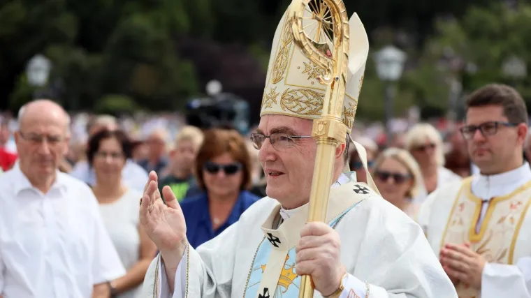 Poruka kardinala Bozanića: 'Nije mudro misliti da će u crkvama biti isto kao prije pandemije'