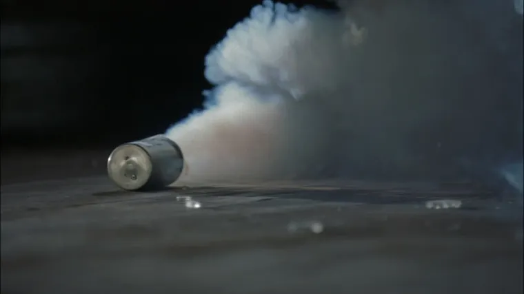 Bacio otrovnu dimnu bombu s balkona stana: Doma mu prona&scaron;li arsenal oružja