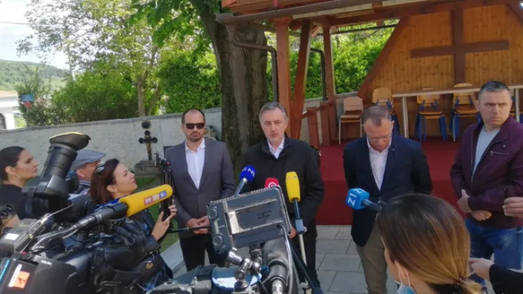 Otkrio i koga sve želi uz svoju opciju, među njima je i Željka Markić